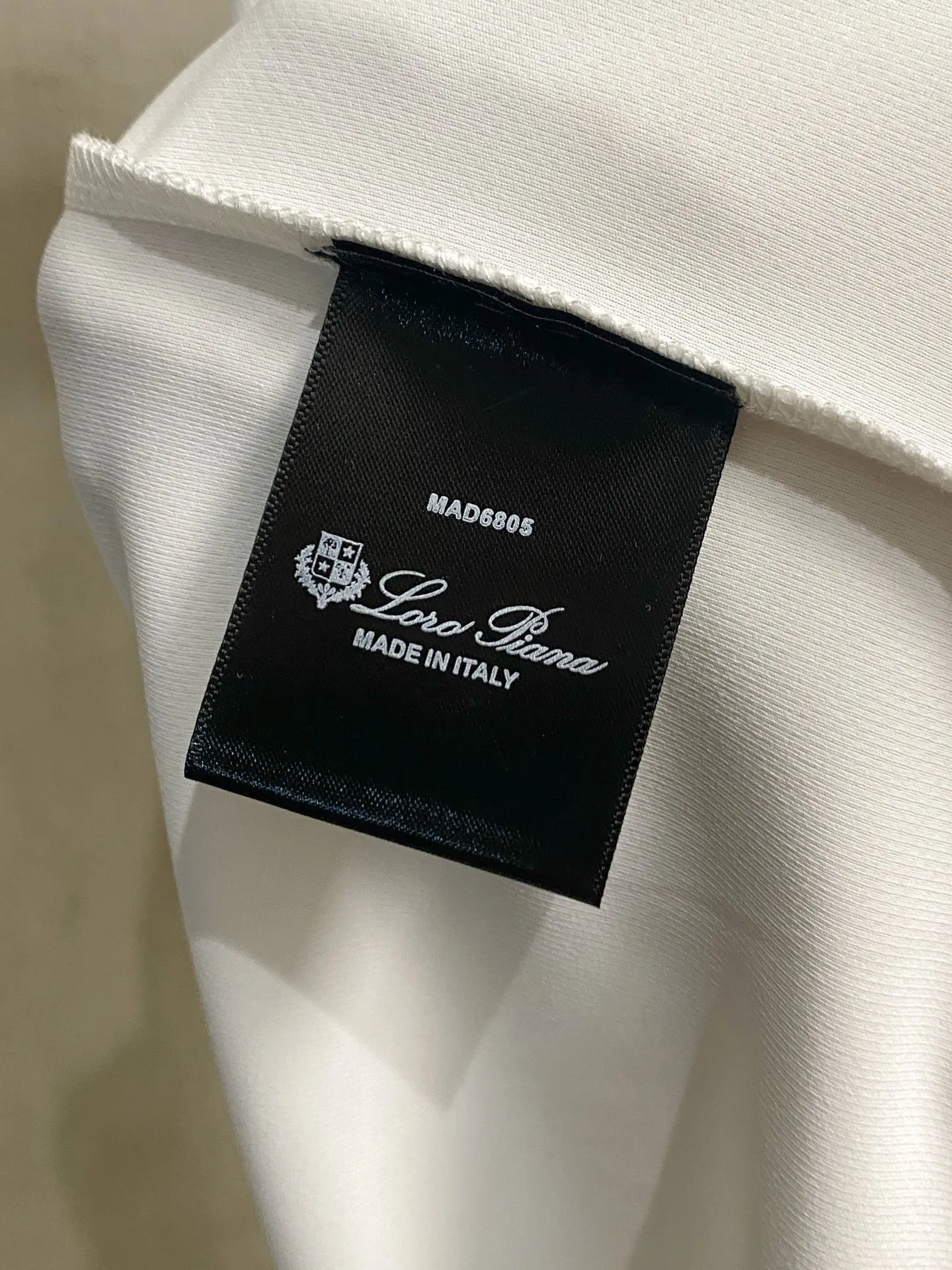 , LP highly recommends! Spring and summer new products are on sale at the counter. Fashionable Premium Men's Polo - Logo on the chest, personalized and fashionable/Imported top-notch high-density mercerized pearls, extremely skin-friendly and comfortable. It feels very delicate, has a good texture, is cool and breathable, and is overall a very good product. It can be worn alone without any problem. Size M-4Xl